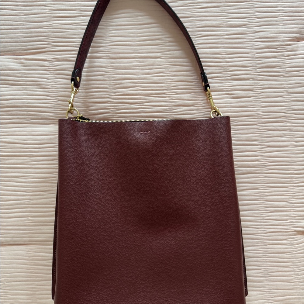 Coach bucket bag. - Picture 3 of 5